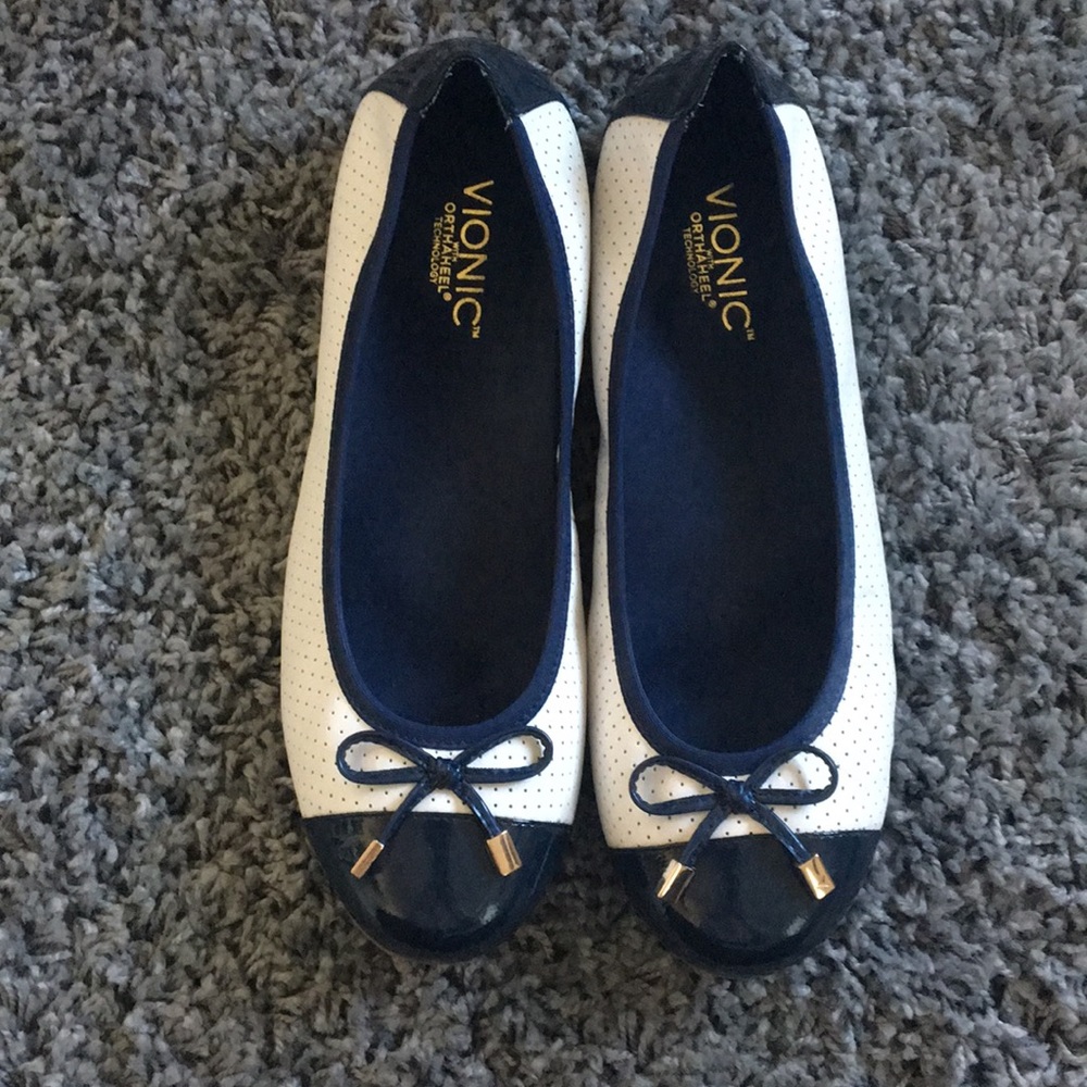 Vionic Flats- Size 9.5